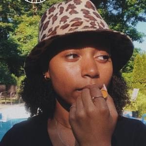 Meet your Posher, Gabby